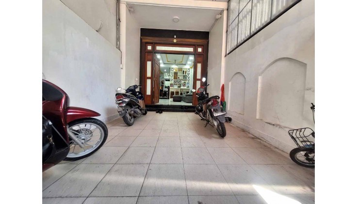 Siêu Phẩm 5 Tầng 72m2 6PN Chỉ 9 Tỷ Nhỉnh Vip Bình Thọ Dân Chủ Thủ Đức Đẹp Lung Linh